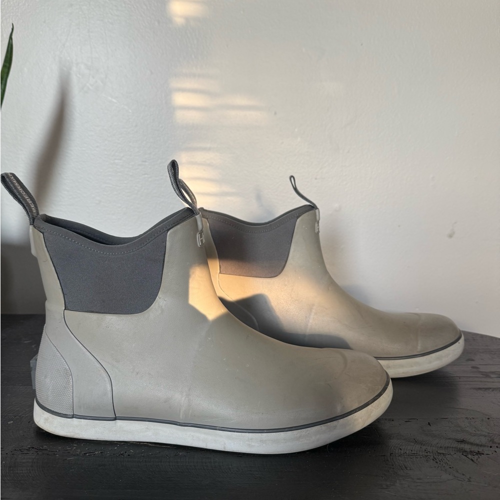 Men’s Huk Rogue Wave Boots – Size 12 – Light Grey